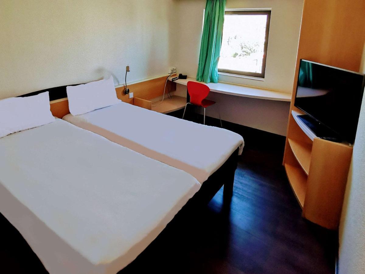Hotel Ibis Leiria Fatima エクステリア 写真